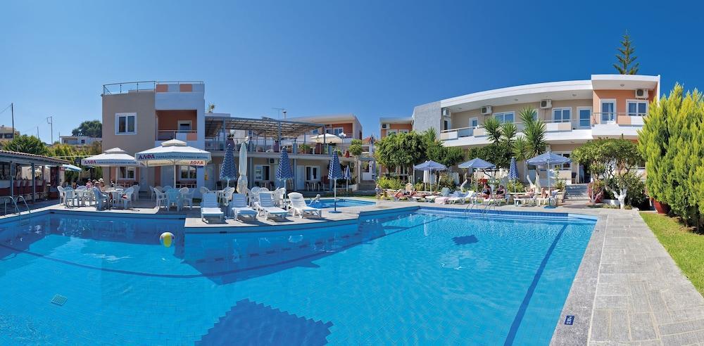 Hotel Koukouras Stalós Zewnętrze zdjęcie