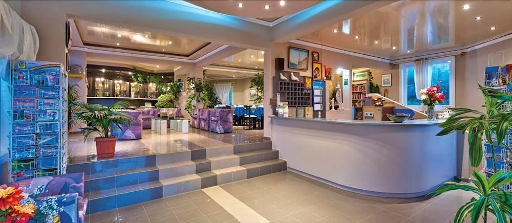 Hotel Koukouras Stalós Zewnętrze zdjęcie