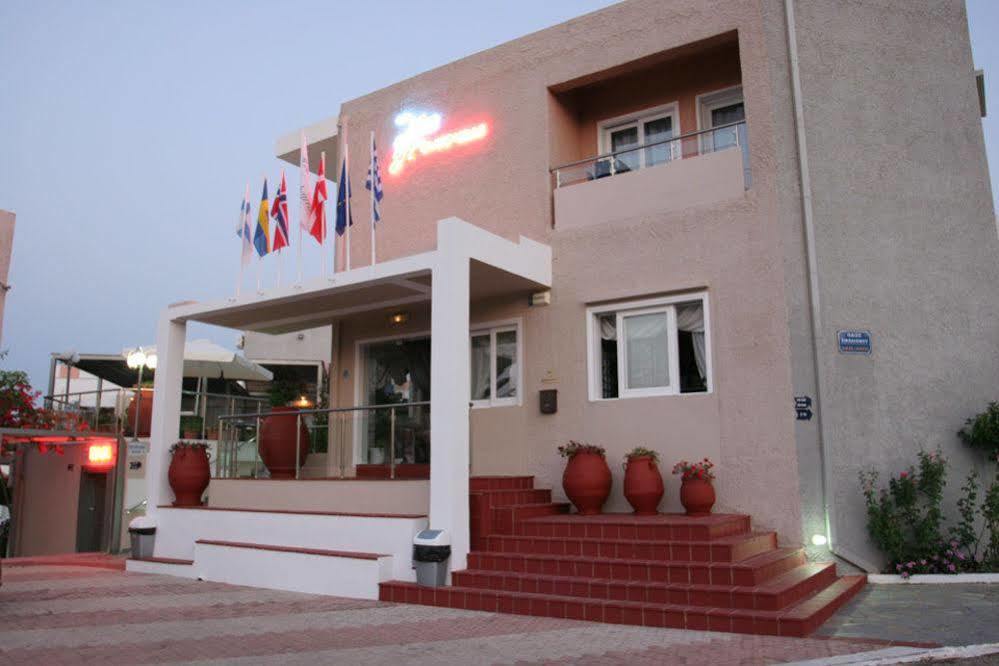 Hotel Koukouras Stalós Zewnętrze zdjęcie